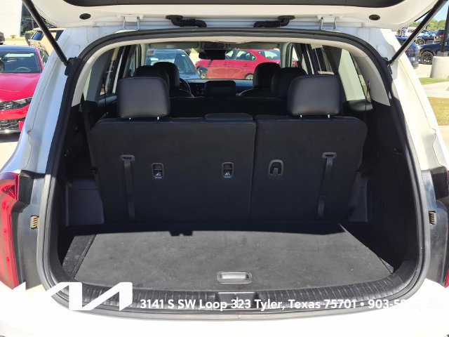 Certified 2024 Kia Telluride LX FWD image 8