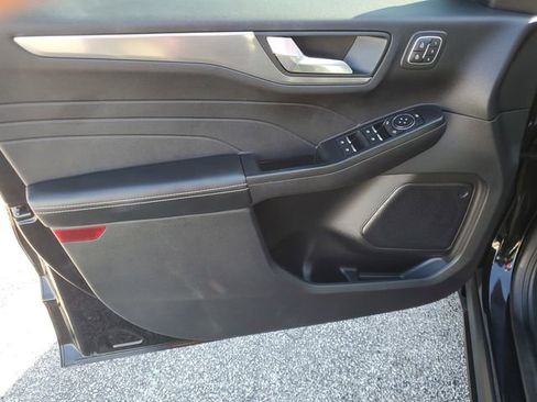 Certified 2022 Ford Escape Titanium w/ Class II Trailer Tow Package image 19