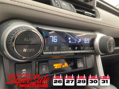 Used 2019 Toyota RAV4 XLE Premium image 32