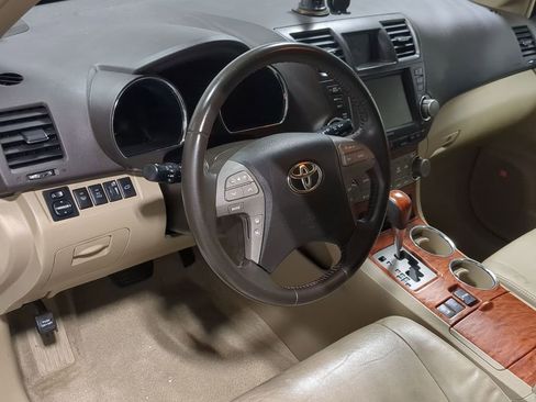 Used 2010 Toyota Highlander Limited image 11