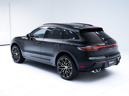 Certified 2026 Porsche Macan AWD/4WD image 3