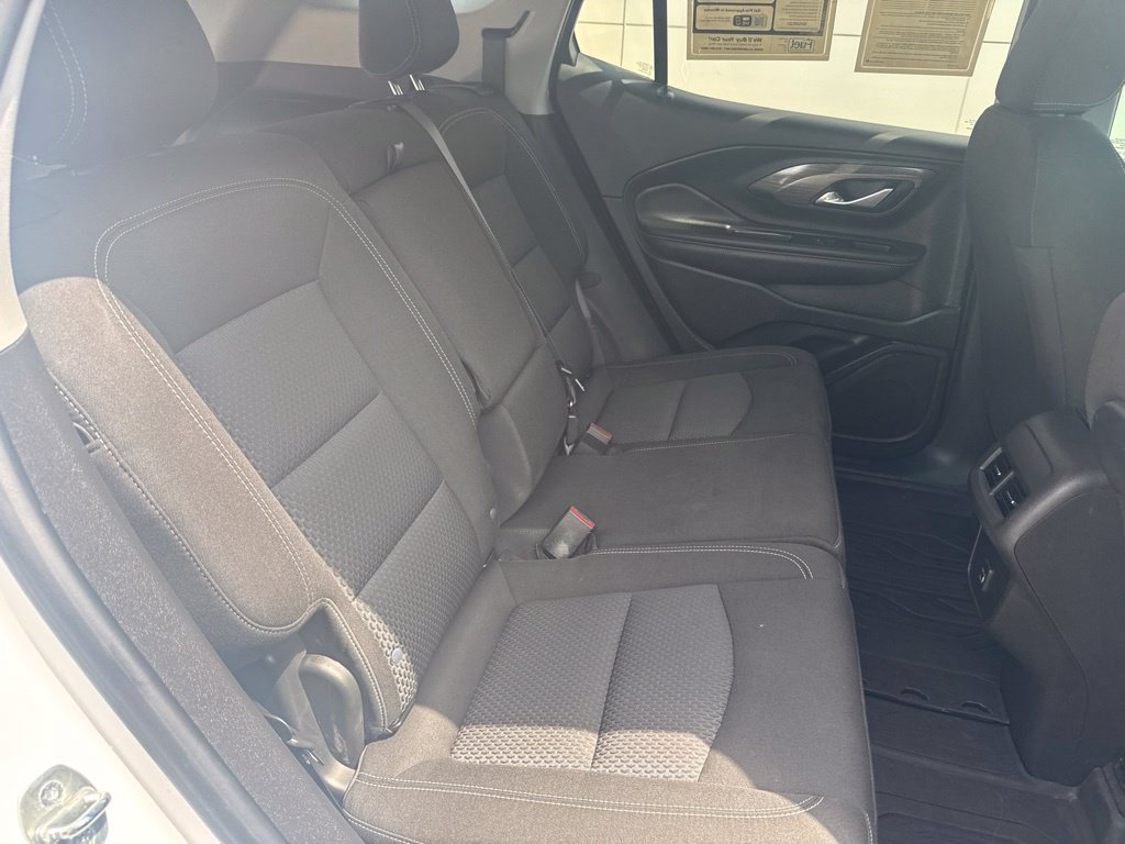 Used 2024 GMC Terrain SLE w/ Driver Convenience Package FWD image 28