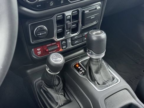 Used 2024 Jeep Wrangler Unlimited Rubicon w/ Capability Package AWD/4WD image 29