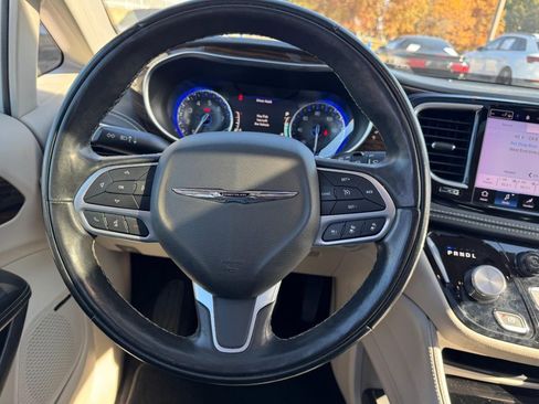 Used 2022 Chrysler Pacifica Limited image 14