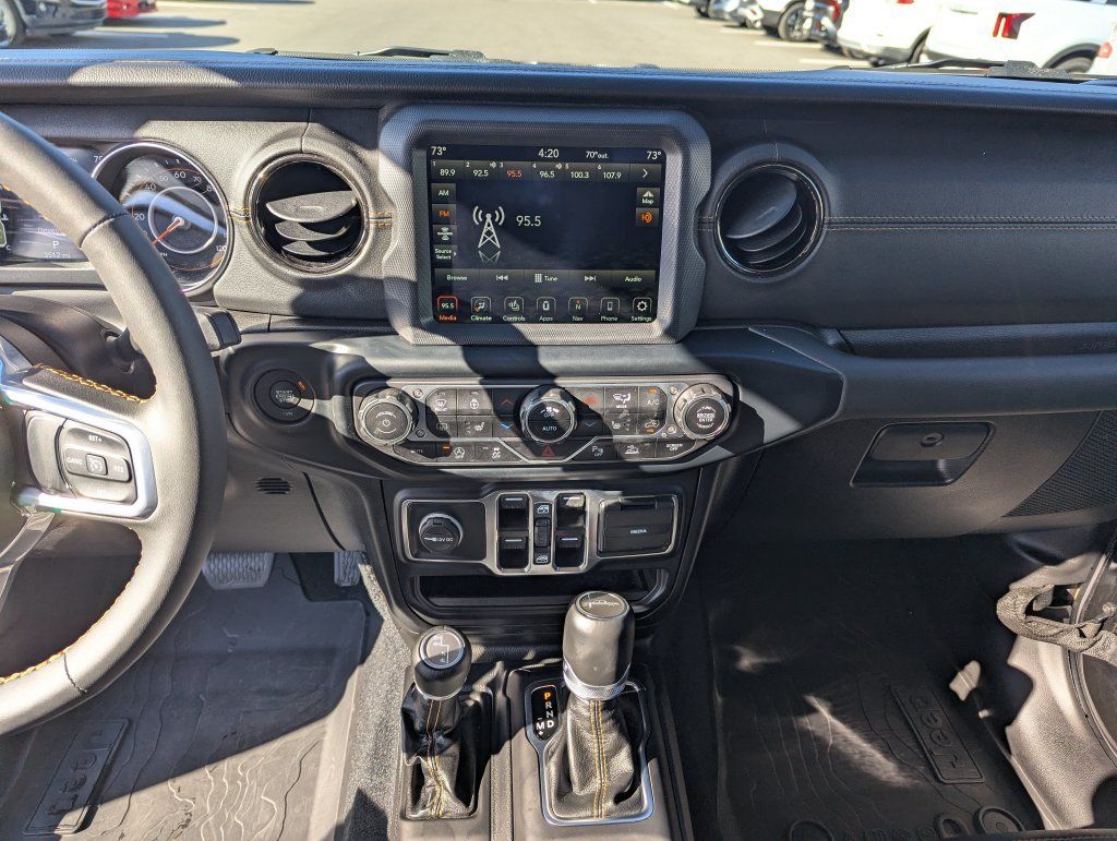 Used 2023 Jeep Gladiator Overland AWD/4WD image 25