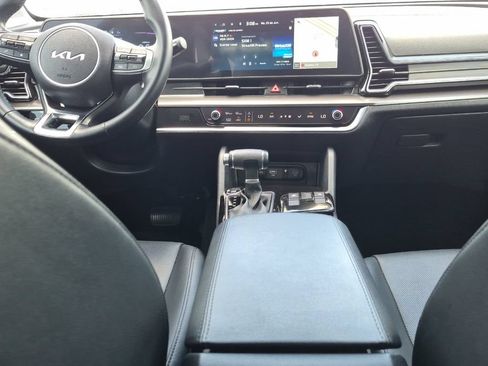 Used 2025 Kia Sportage EX FWD image 13