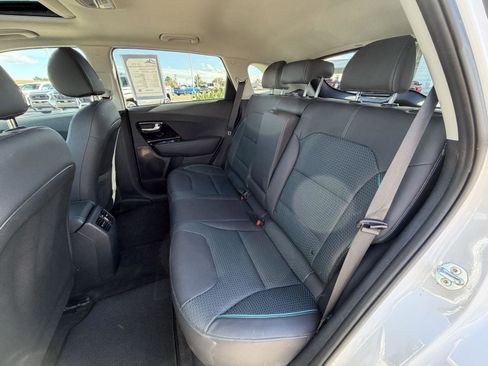 Used 2022 Kia Niro EX Premium w/ Cold Weather Package image 21