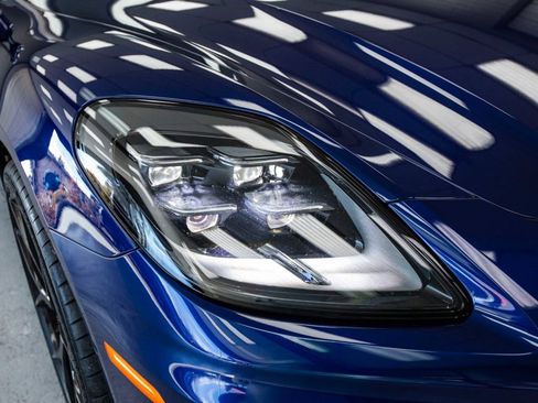 Used 2024 Porsche Panamera 4 image 10