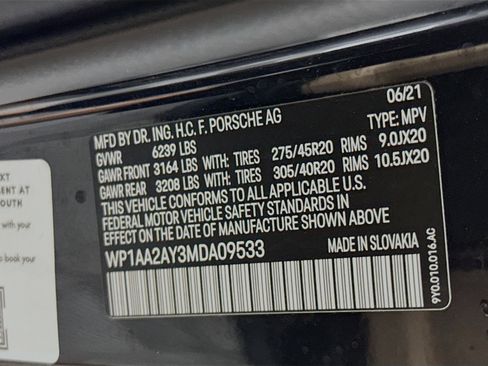 Used 2021 Porsche Cayenne w/ Driver Memory Package image 38