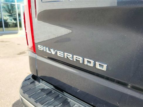 Used 2021 Chevrolet Silverado 1500 LT image 13