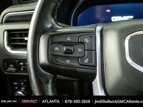 Used 2023 GMC Yukon XL SLT w/ SLT Premium Package image 11