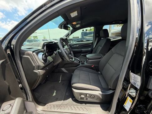 Used 2024 Chevrolet Colorado LT w/ LT Convenience Package II RWD image 9