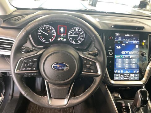 Used 2025 Subaru Outback Limited AWD/4WD image 17