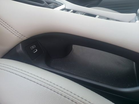 Used 2025 Honda HR-V EX-L image 13