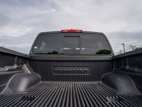 Used 2025 Nissan Frontier SV RWD image 14
