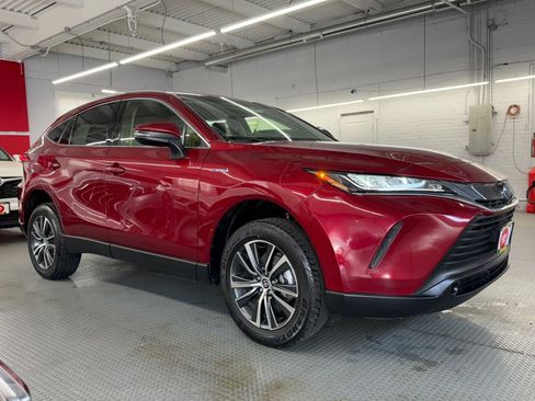 Used 2021 Toyota Venza LE w/ Carpet Mat Package (TMS) AWD/4WD image 5