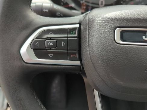 Certified 2025 Jeep Compass Latitude w/ Sun & Sound Group AWD/4WD image 12