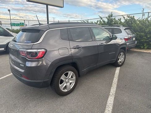 Used 2022 Jeep Compass Latitude w/ Convenience Group AWD/4WD image 8