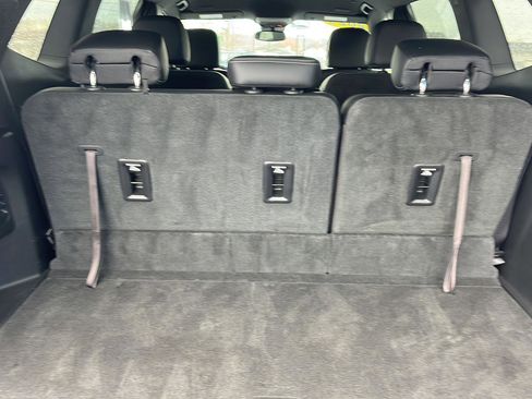 Used 2025 Buick Enclave Preferred image 24