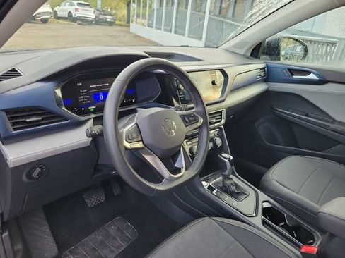 Used 2024 Volkswagen Taos SE image 12