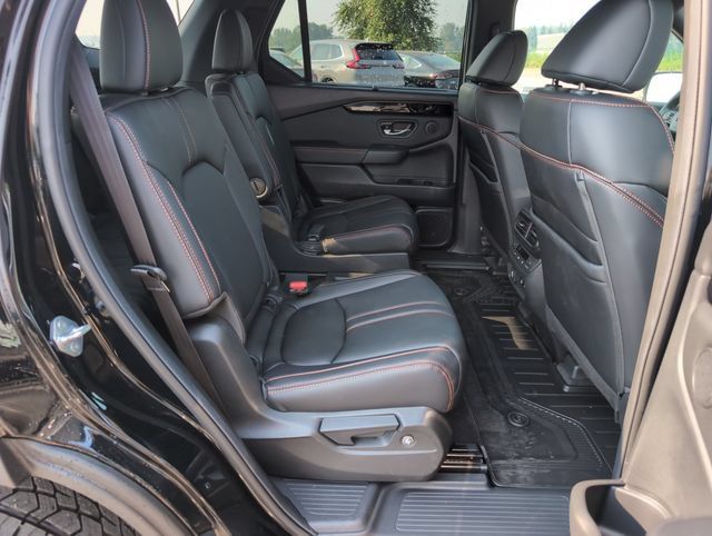 Certified 2026 Honda Pilot TrailSport image 12