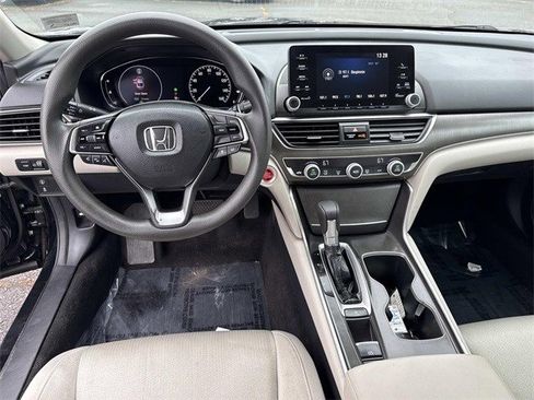 Used 2018 Honda Accord LX image 17