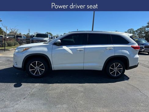 Used 2017 Toyota Highlander XLE image 8