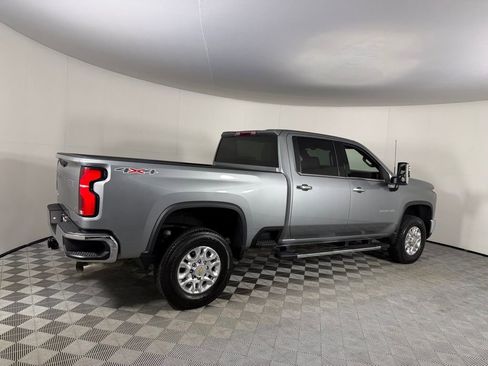 Used 2025 Chevrolet Silverado 3500 LTZ image 7