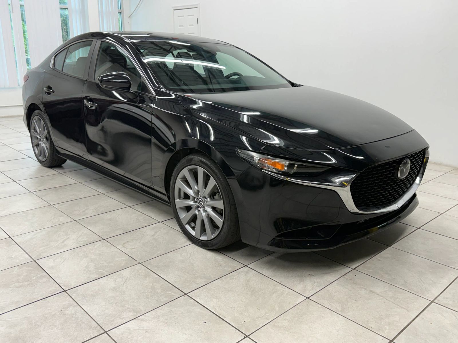 Used 2022 MAZDA MAZDA3 s FWD image 1