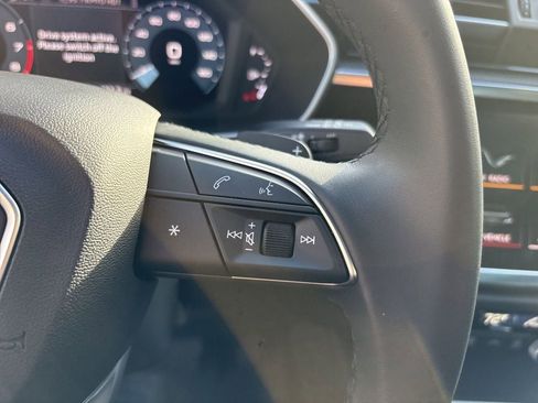 Used 2025 Audi Q3 2.0T Premium w/ Convenience Package image 23