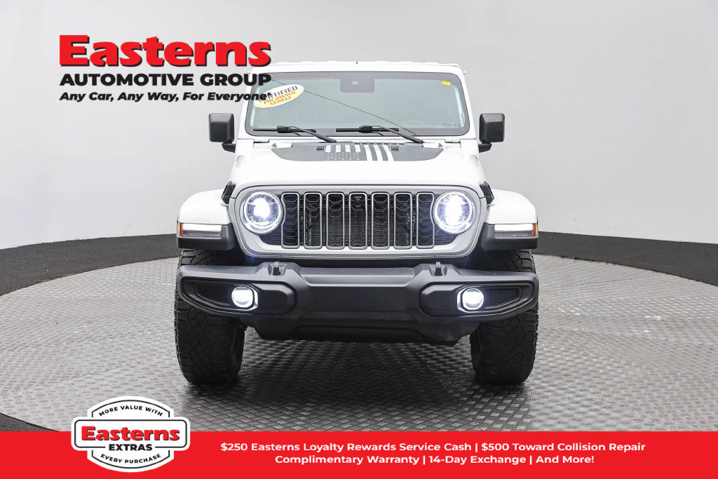 Used 2024 Jeep Wrangler Unlimited Sahara w/ Dual Top Group AWD/4WD image 3