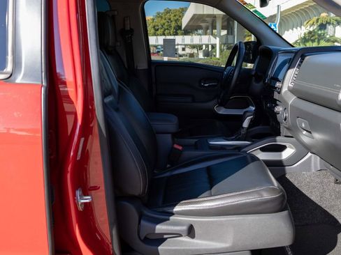 Used 2022 Nissan Frontier SV w/ SV Premium Package image 14