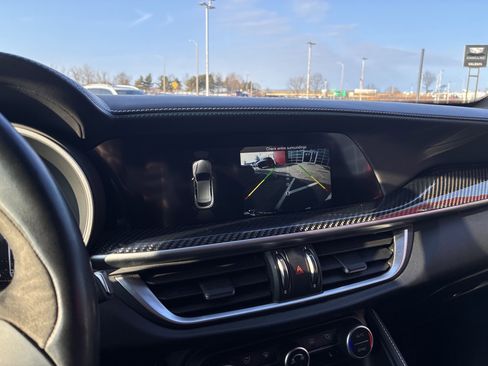 Used 2019 Alfa Romeo Stelvio Quadrifoglio w/ Convenience Package image 18