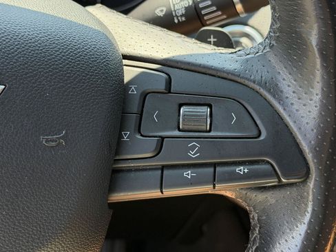 Used 2019 Cadillac XT4 Sport FWD image 17