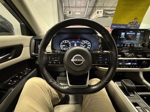 Used 2022 Nissan Pathfinder SL image 22