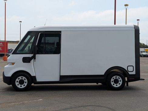 Used 2025 Chevrolet Brightdrop 400 image 6