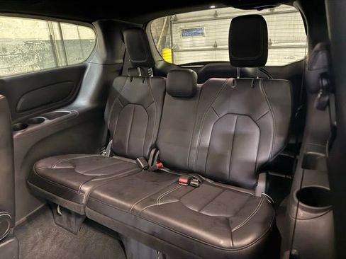 New 2026 Chrysler Pacifica Select FWD image 22