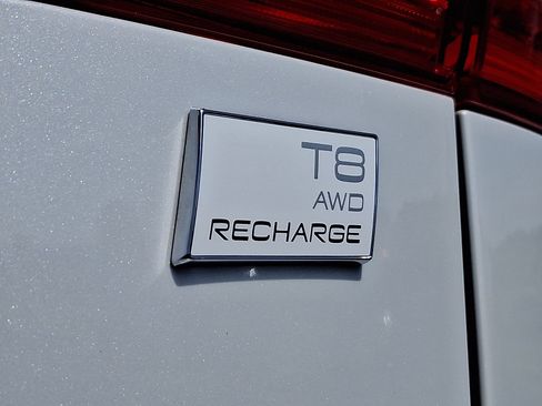 Used 2023 Volvo XC60 T8 Ultimate w/ Climate Package AWD/4WD image 37