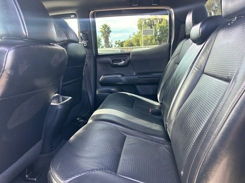 Used 2020 Toyota Tacoma TRD Sport image 29