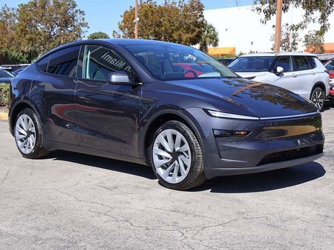 Used 2026 Tesla Model Y Long Range image 61