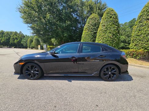 Used 2018 Honda Civic Sport image 2