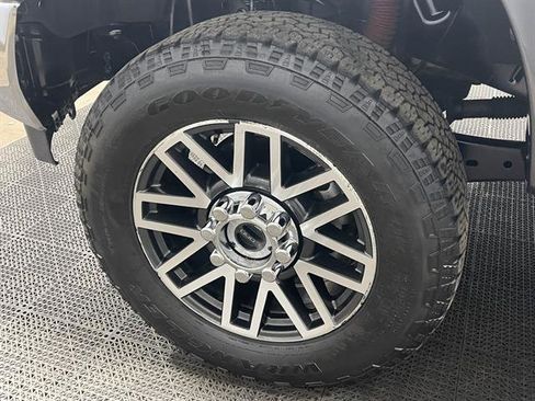 Used 2019 Ford F250 Lariat w/ Lariat Ultimate Package image 13