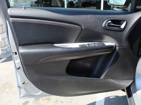 Used 2019 Dodge Journey GT image 12