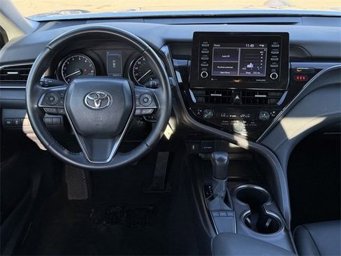 Used 2024 Toyota Camry SE image 11