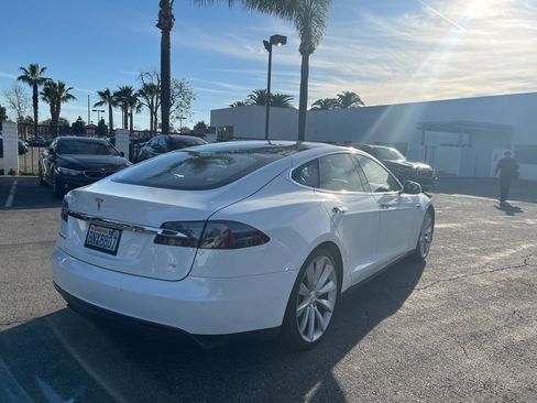 Used 2015 Tesla Model S 70 image 7