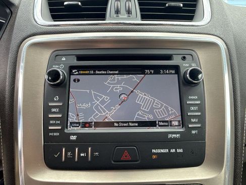 Used 2013 GMC Acadia Denali image 20