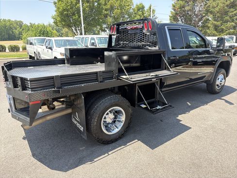 Used 2024 GMC Sierra 3500 SLE AWD/4WD image 10