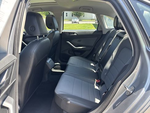 Used 2025 Volkswagen Jetta SE FWD image 14