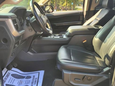 Used 2024 Ford Expedition XLT image 6