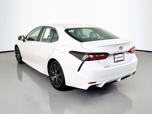 Used 2023 Toyota Camry SE FWD image 9